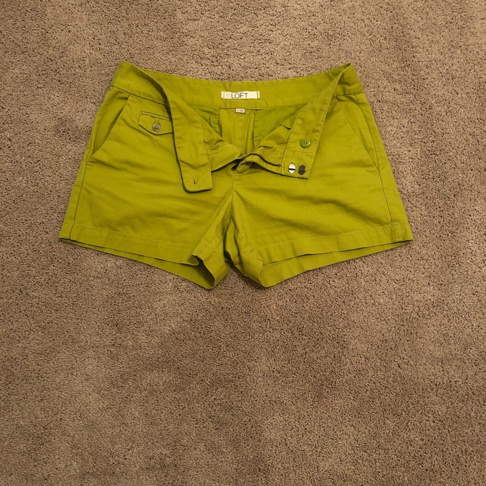 Ann Taylor LOFT Lime Green Shorts - Size 4 - Picture 2 of 3